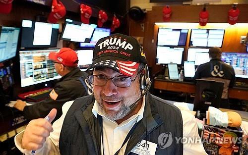 뉴욕증시, 트럼프 당선에 급등으로 화답…다우 3.57% 폭등 마감_진정호