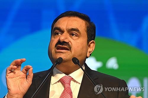 억만장자 가우탐 아다니, 뉴욕서 수십억 사기·뇌물수수 혐의로 기소_윤시윤