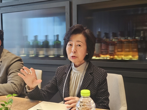 '지한파' 후카가와 교수 "韓, 日처럼 디플레 아니다…원화 약세 지속"_김정현