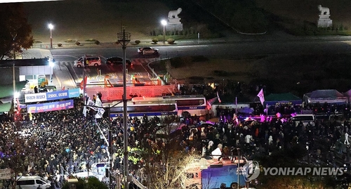 TS롬바드 "사태 해결될 때까지 한국 자산 압박 가능성"_이재헌