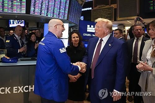 뉴욕증시, 트럼프 오프닝벨·PPI↑·나스닥 숨고르기…약보합 출발_김현