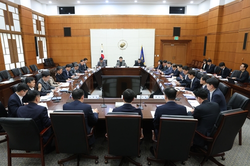 이복현 "내년 금융감독방향 조속히 정립…경영환경 예측가능성 제고"_윤슬기