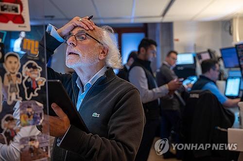 뉴욕증시, FOMC 경계감·엔비디아 조정·다우 9일 연속↓ 마감_김현