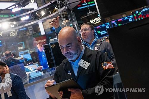 뉴욕증시, 여전히 뜨거운 PCE·정부 셧다운 우려 딛고 상승 출발_김현