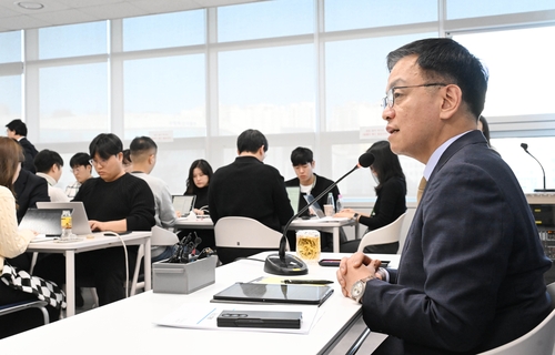 최상목, 이창용 '추경 필요' 언급에 "귀하게 듣고 참고하겠다"_박준형