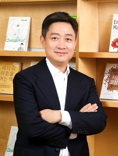 홍범식 LG유플러스 사장 "고객 감동으로 밝은 세상 만들자"_김학성