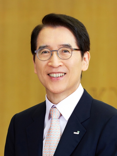 신창재 교보생명 이사회 의장 "보험업계 '삼중고'…비즈니스 혁신으로 돌파해야"_황남경