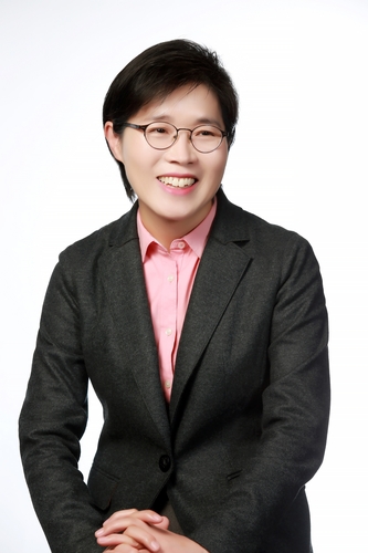 이정애 LG생건 사장 "글로벌 사업 재구조화, M&A 추진"_김용갑
