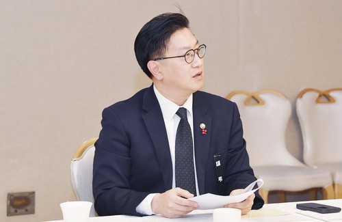 기재차관 "경제정책방향 주요 과제 신속히 추진…민생회복 총력"_박준형