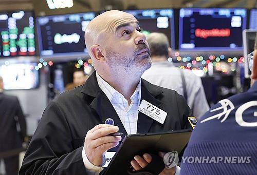 뉴욕증시, 폭스콘 AI 특수·트럼프 선별관세 가능성…상승 출발_김현