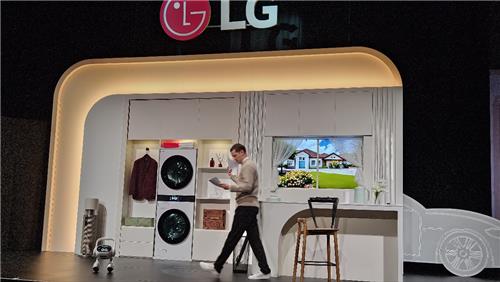 LG전자가 'LG 월드 프리미어'에서 선보인 일상극