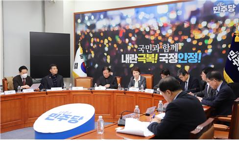민주, 정부에 '여수·포항·광양 산업위기대응 특별지역 지정' 요구_한종화