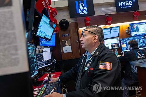 뉴욕증시, 예상보다 뜨거운 고용·금리동결 가능성↑…급락 출발_김현