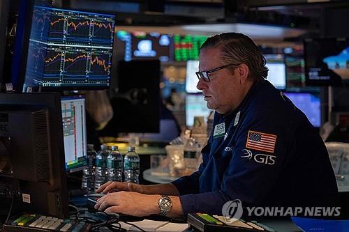 뉴욕증시, '트럼프 입'·실업지표·기업실적 주시…혼조 출발_김현
