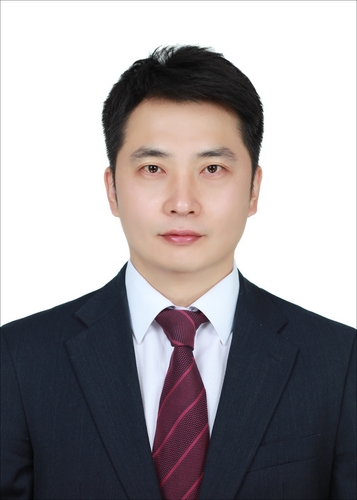 [금융대상] 이동헌 신한證 "트럼프 종전 압력에 상반기 방산주 변동성 확대"_온다예