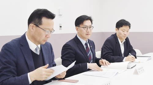 기재차관 "경제심리 악화 고용에 영향 가시화…각별한 경각심"_박준형