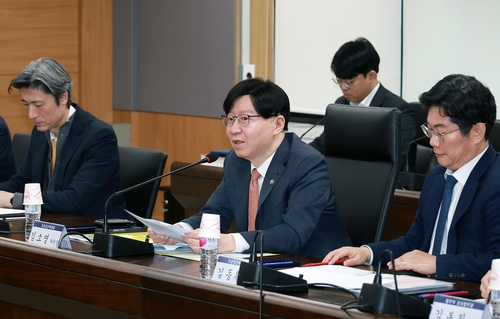 금융위, 법인 가상자산 투자 단계적 허용…하반기 기관 매매 시범 허용_박경은