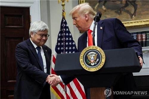 美 파운드리 장악력 높이는 TSMC, 수세 몰리는 삼성전자_김학성