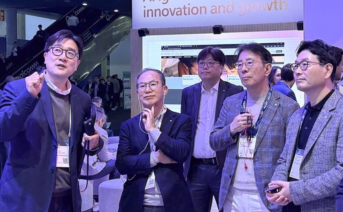 KB금융 양종희, MWC 찾아 금융·통신 융합 혁신 모색_이수용