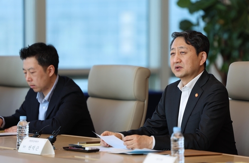 美 '철강 25% 관세' 발효…산업부, 이달 중 대응책 마련_유수진