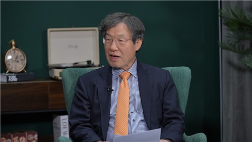 50년 '철인'이 진단한 철강 산업의 미래는…권오준 포스코 前 회장 인터뷰_김경림