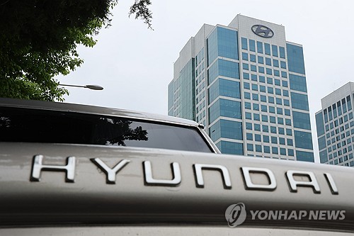 테슬라 현금 제자리일 때 현대차 13배 껑충…닮은 듯 다른 운용 전략_이재헌