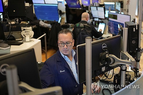 나스닥, 24시간 주식 거래 추진…"암호화폐 영향 크다"_윤시윤