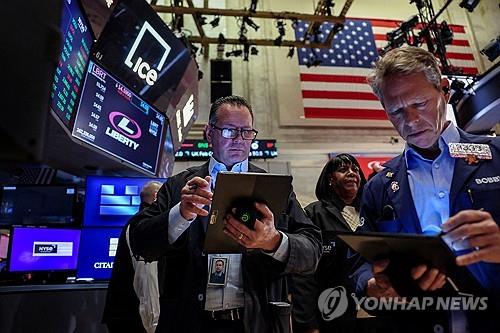 뉴욕증시, 상승 모멘텀 유지·엇갈린 지표 소화…동반 강세 출발_김현