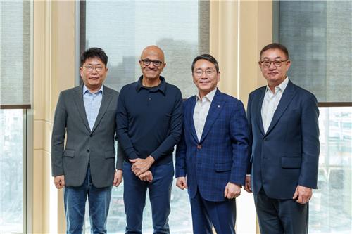 LG전자 조주완, MS 나델라 CEO 만나 "협력, 중요한 이정표 앞둬"_김학성