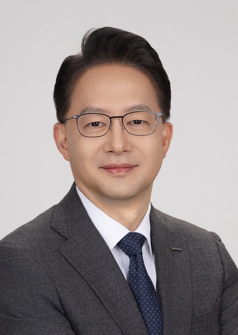 ㈜두산, 유승우 사장 각자대표 선임…3인 체제로_김경림