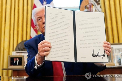 [亞증시-종합] 트럼프 대중관세 145% 폭탄에도 中·臺·홍콩↑_정윤교