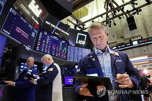 뉴욕증시, 스마트폰·컴퓨터 관세 유보 조치에 고무…급상승 출발_김현