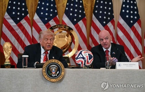 트럼프 "지각 뒤흔들 발표" 뭐길래…소득세·아브라함협정·페르시아만 추측 무성_정윤교