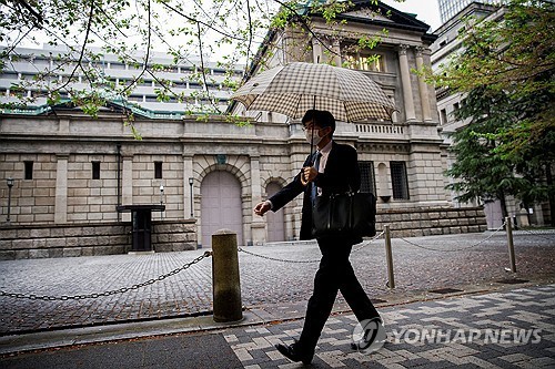 BOJ 국채 매입 감축 2026년 이후 지속 모색…시장 의견 청취_윤시윤