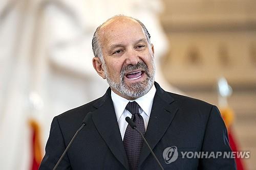 美 상무장관 "일본제철의 US스틸 인수, 조건부 승인 가능"_윤시윤