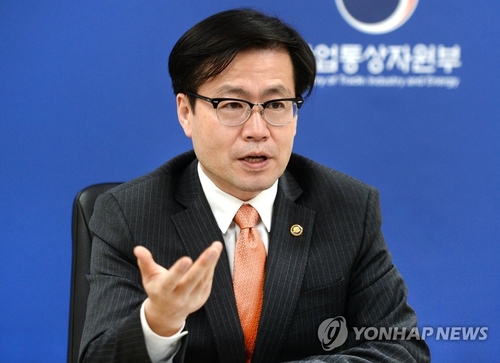 새 정부 첫 한미 고위급 통상 협의 시작…여한구 본부장 美 출국_이재헌