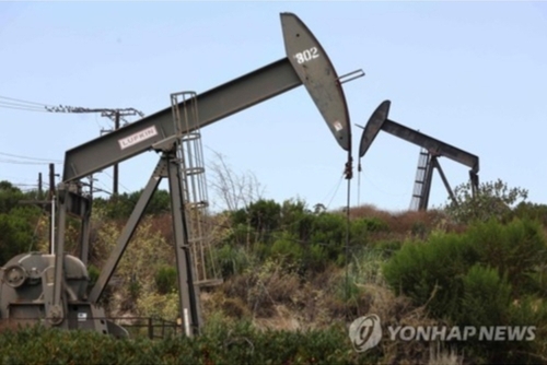 [뉴욕유가] 美 지표 호조 속 트럼프 "비축유 채우겠다"…WTI, 0.5%↑_김성진