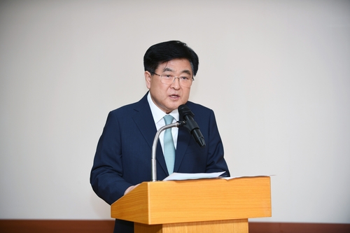 권오갑 HD현대 회장 "실적 편승 말고 위기 극복 위해 힘 합쳐야"_이재헌