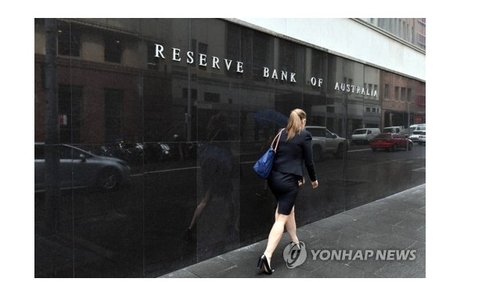 핌코 "RBA 금리 동결에도 전망 변화 없어…3% 아래로 내릴 듯"_홍경표