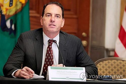 美 재무부 부장관 "파월, 연준 이사회에서도 물러나기를 희망"_정윤교