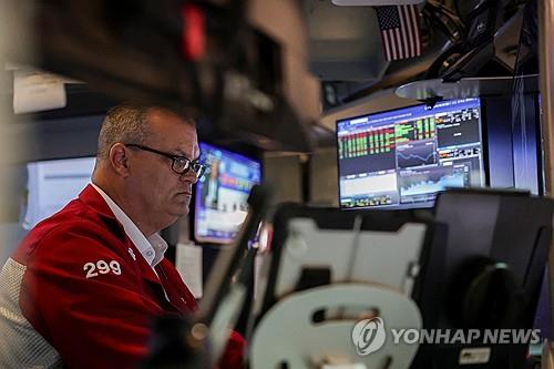 뉴욕증시, 트럼프 전방위 관세 엄포에 '움찔'…약세 마감_진정호