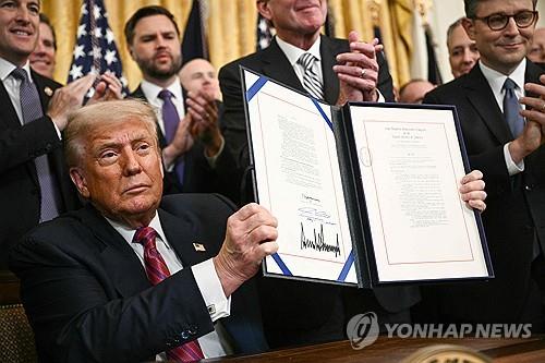 [딜링룸 백브리핑] 대기업들, 자체 스테이블코인 발행 임박…소비자 혜택은_윤시윤
