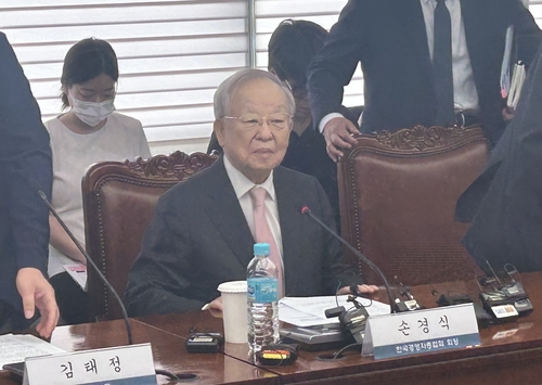 손경식 경총 회장 "노란봉투법 처리 중단해야…조선, 철강 등 혼란 우려"_정수인