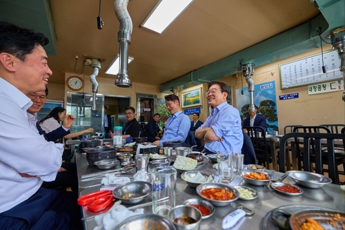 강훈식 "李대통령, 관세 협상 중 '역사에 죄는 짓지 말자'라고 말해"_온다예