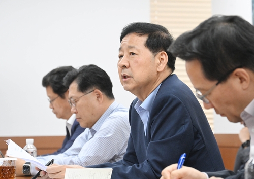 구윤철 "대미 후속협의 철저히…필요시 업종별 피해 대응방안 마련"_박준형