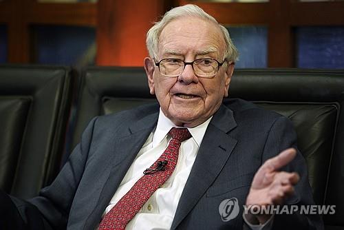버핏의 '손절'은 왜…경영 승계냐, 마지막 대형 인수냐_윤시윤