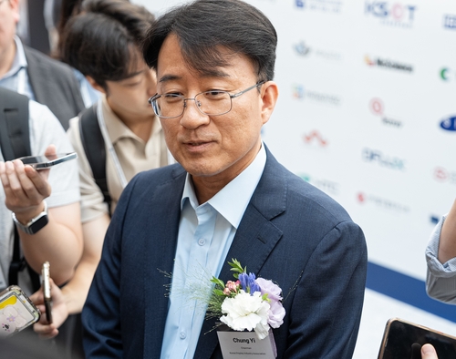이청 삼성D 사장 "반도체 관세, 부품 가격 하락 압박으로 이어질 것"_유수진