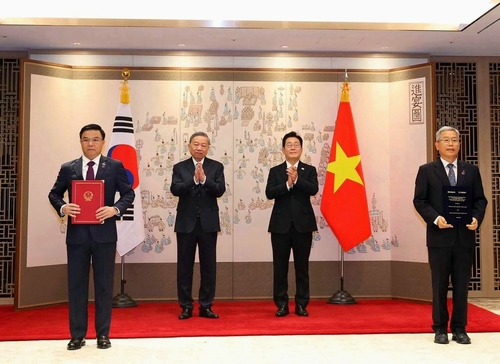 한전, 베트남 서기장 방문 계기로 '원전 맞손' 본격화…수주 총력전_윤은별