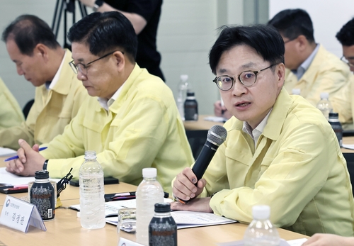 산업장관, 석화산업 구조개편 예고…"무임승차 단호 대처"_이재헌