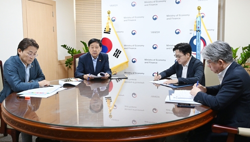 구윤철, 관계장관 현안간담회…"석화산업 재도약 신속 추진"_박준형